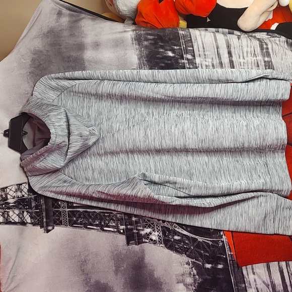 Gray Hiodie - Picture 5 of 8